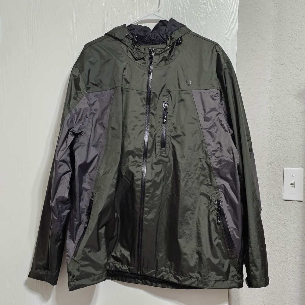 Wrangler All Terrain Gear (ATG) green and gray hooded windbreaker XL